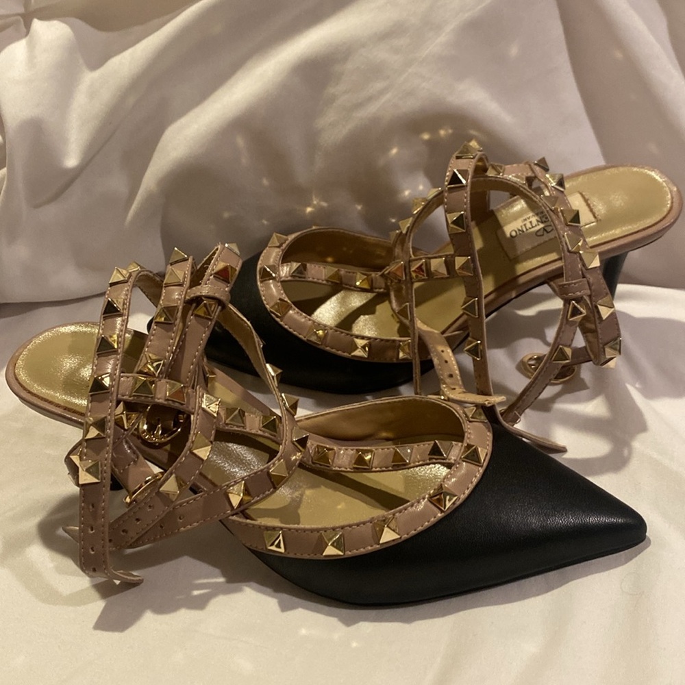 Valentino Garavani Rockstud Caged Pumps
